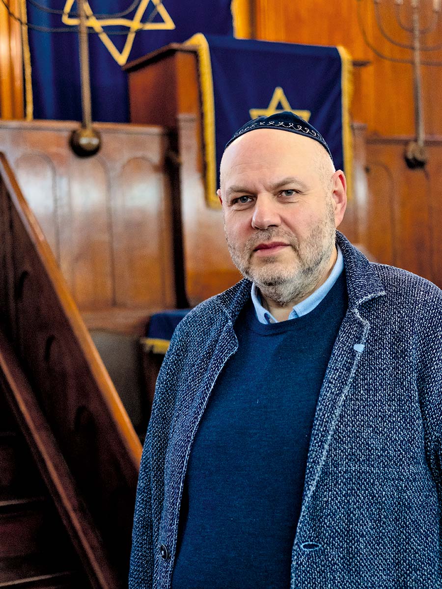 Max Privorozki kam nach der Wende aus der Ukraine nach Deutschland. 1999 übernahm er den Vorsitz der jüdischen Gemeinde in Halle.