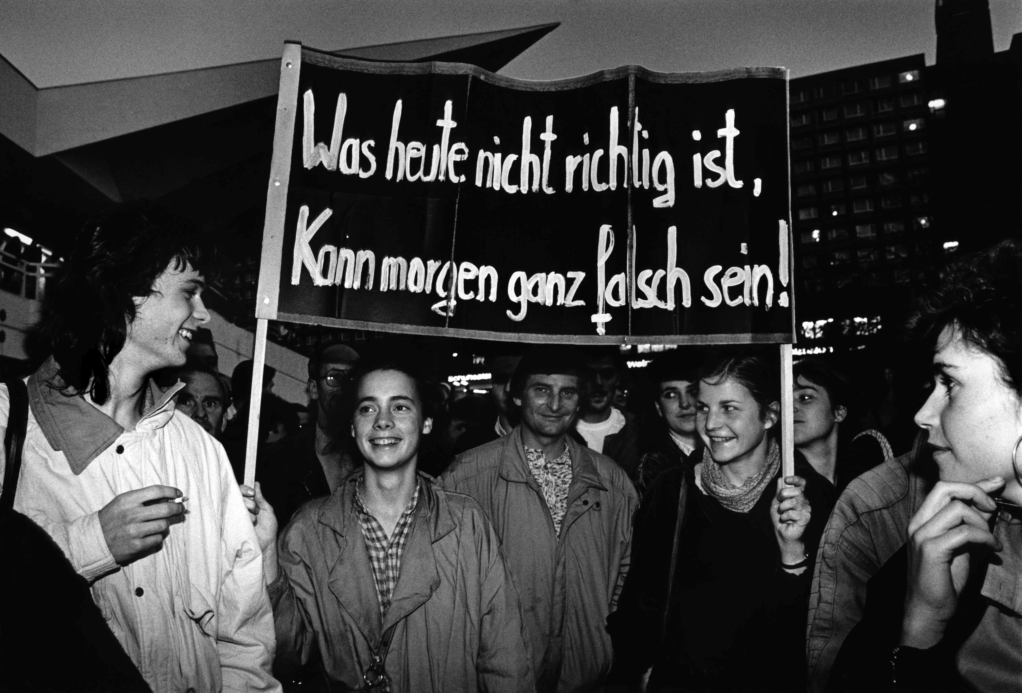 Demo auf dem Alexanderplatzam 4.11.1989