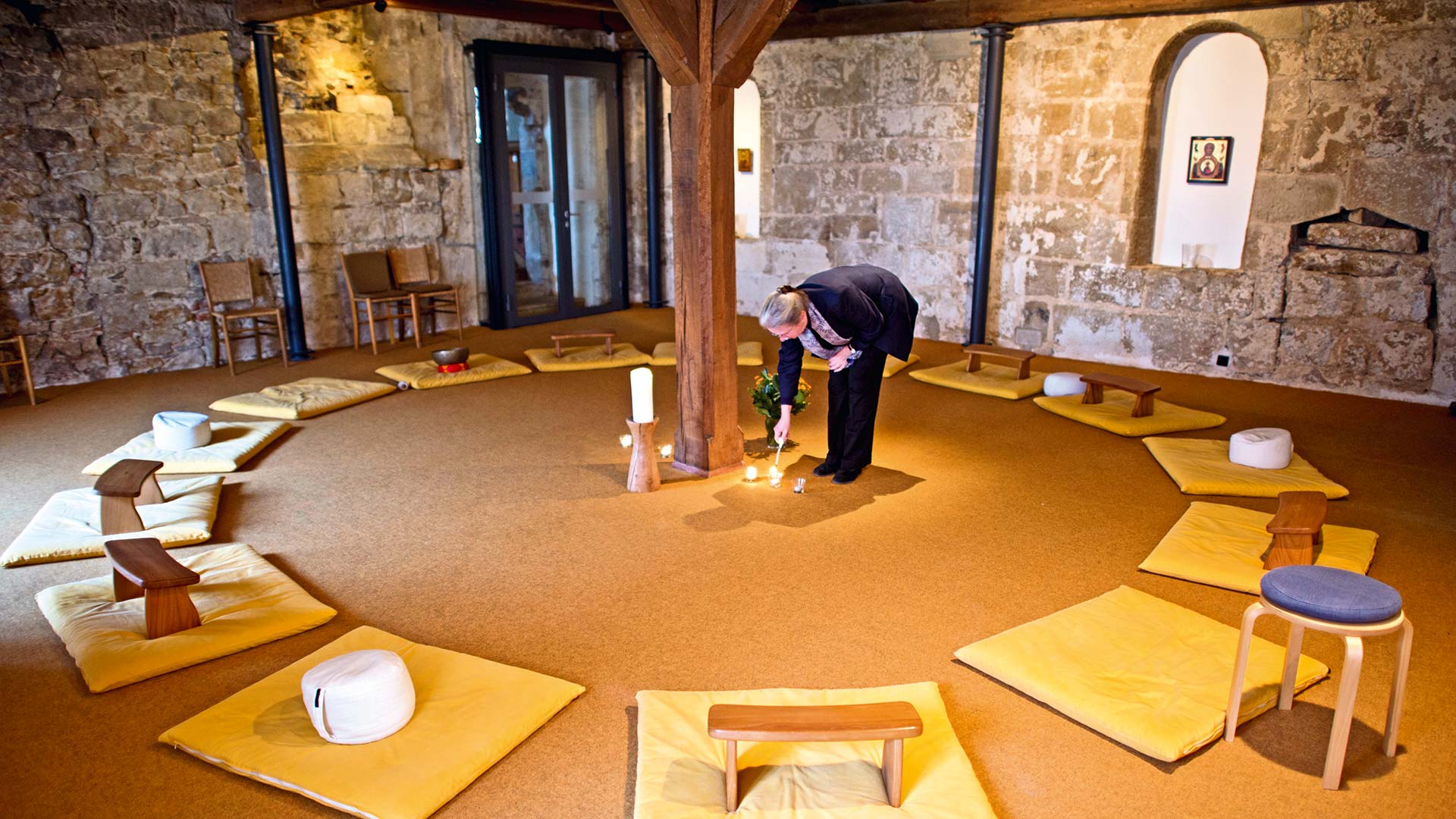 Eine Auszeit im Kloster, wie hier in Wennigsen bei Hannover, wird für immer mehr Menschen Teil ihrer Spiritualität.