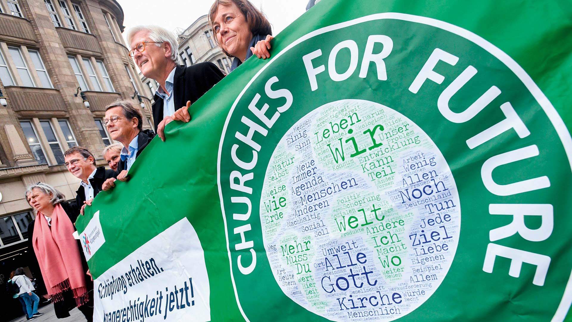 Der Rat der EKD demonstrierte gemeinsam beim Klimastreik am 24. September 2021 für mehr Klimaschutz.