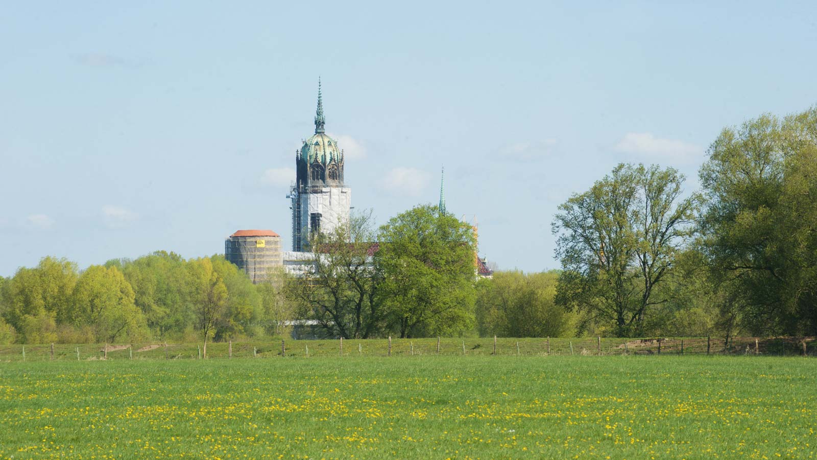 Im einstigen Kernland des Protestantismus: die Elbwiesen in Wittenberg.