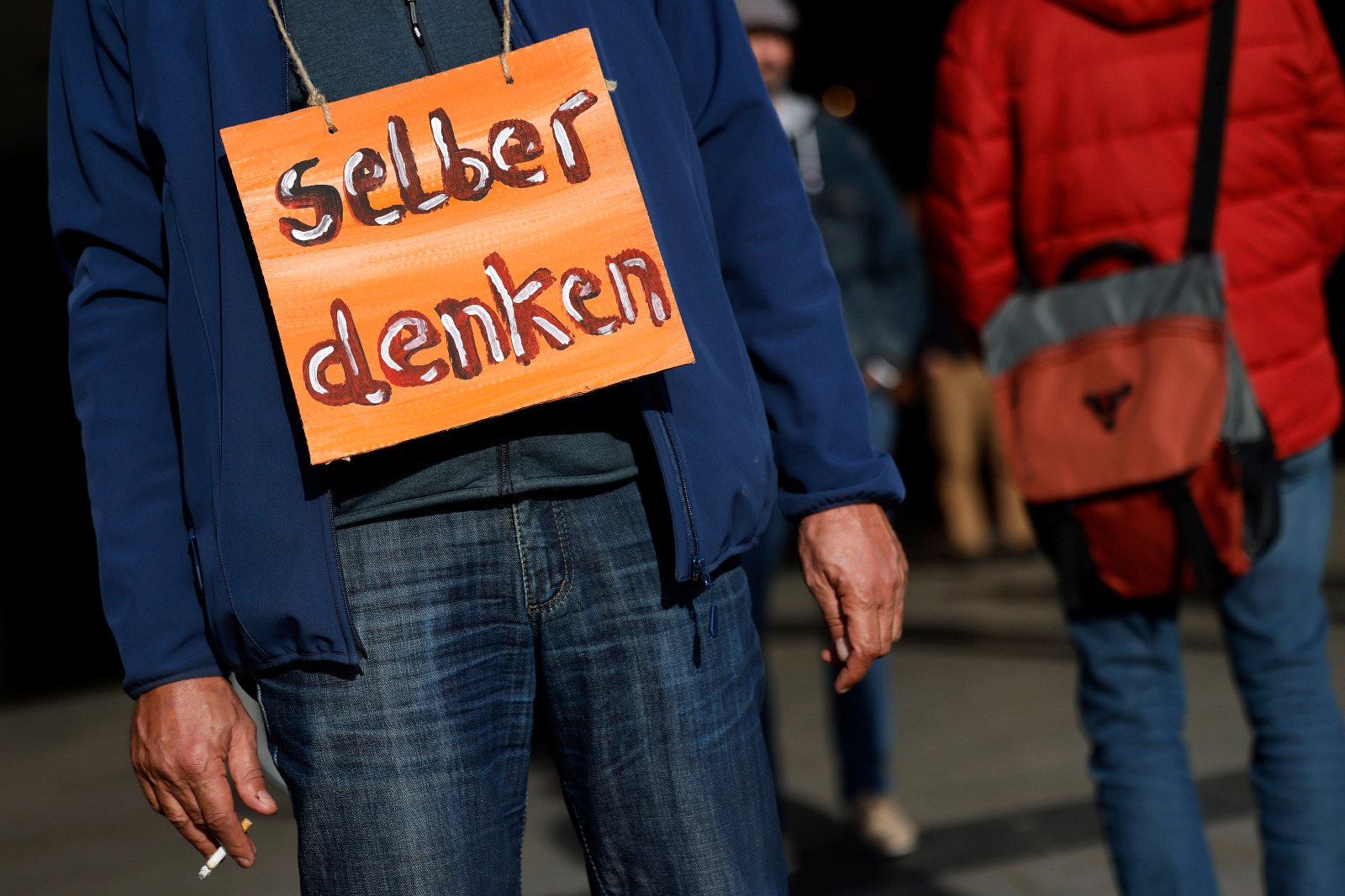 Demonstration in Köln gegen die mögliche Einführung der Impfpflicht am 11.04.2022.