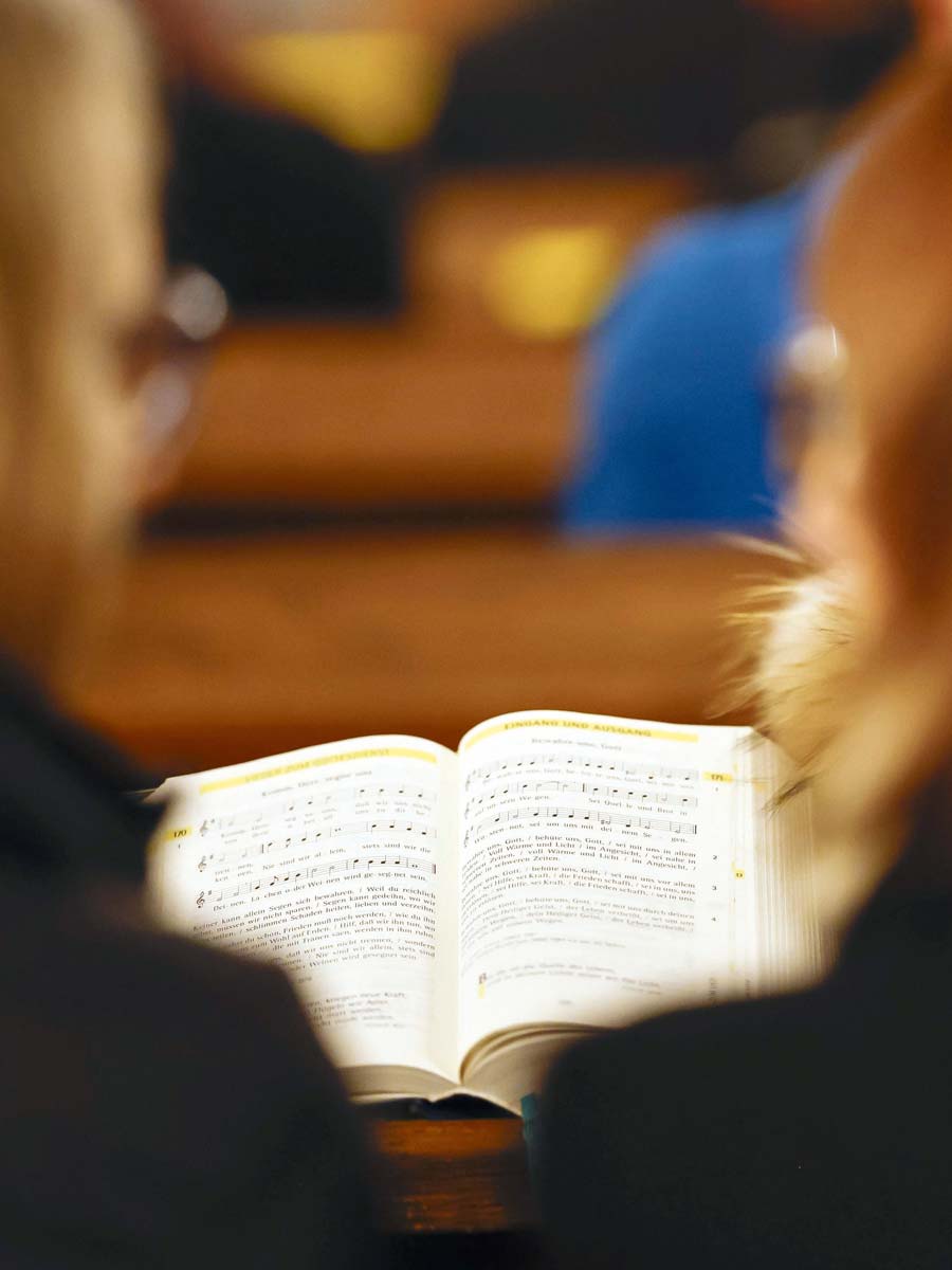 Das jetzt im Umlauf befindliche Evangelische Gesangbuch, kurz EG, wurde von 1993 bis 1996 in den Gliedkirchen der EKD eingeführt.