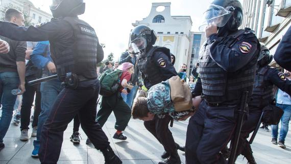 August 2019 in Moskau: Die Polizei geht gegen Demonstranten vor