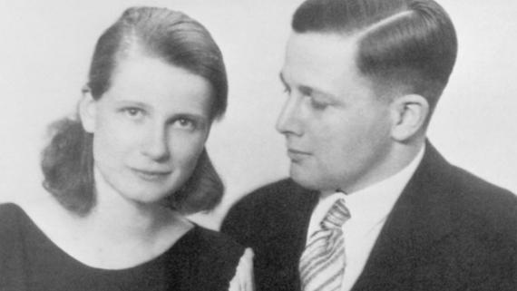 Emmi Delbrück und Klaus Bonhoeffer als Verlobte 1930.