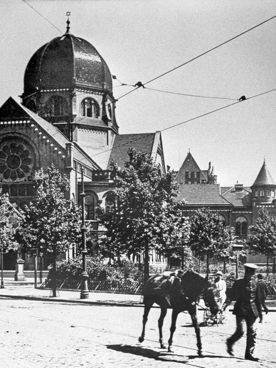 Die 1906 im neoromanischen Stil errichtete Synagoge am Bornplatz in Hamburg wurde 1938 zerstört und schließlich abgerissen.