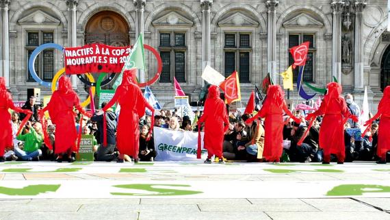 „Spirituelle Ressourcen aus ganz verschiedenen Quellen“: Protest der Red Rebells bei der Klimakonferenz in Paris.