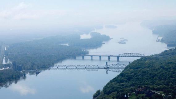 Brücken über den Mississippi bei der Stadt Hannibal.