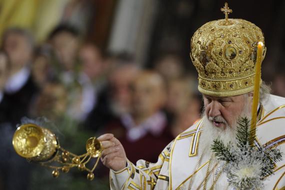 Der russische Patriarch Kirill I. zelebriert einen orthodoxen Weihnachtsgottesdienst in der Christ-Erlöser-Kathedrale in Moskau (Januar 2011).