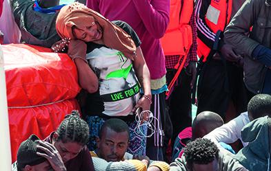 Ankunft von Flüchtlingen in Tarifa, der südlichsten Stadt Europas, an der Costa de la Luz. Fotos: dpa/ Felipe Passolas