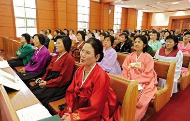 Vor vier Jahren: Gottesdienst in der nordkoreanischen Hauptstadt Pjöngjang aus Anlass des Besuches einer Weltkirchenratsdelegation. Foto: epd / Peter Williams