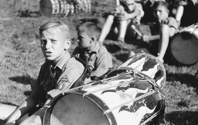 Viele Kinder und Jugendliche ließen sich vom Nationalsozialismus begeistern: HJ-Zeltlager 1939. Foto: akg-images