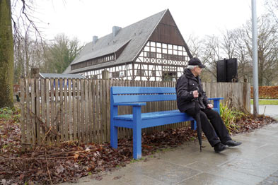 Hilfreich im Alter: In Bad Sassendorf gibt es höhere Sitzbänke als anderswo.