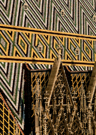 Das Langhausdach des Stephansdoms in Wien. Foto: dpa/Herve Champol