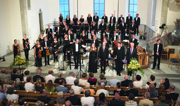 Es ist vollbracht: Chor, Orchester und Solisten nach der Aufführung am 19. August in Teufen.