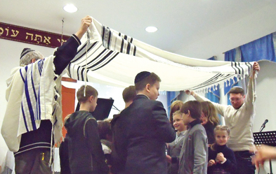 Messianisch-Jüdischer Gottesdienst in der Berliner Gemeinde Beit Sar Shalom. Foto: Natascha Gillenberg