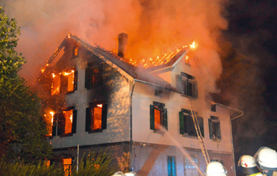 Im schwäbischen Weissach brannte am 24. August eine designierte Flüchtlingsunterkunft. Foto: dpa